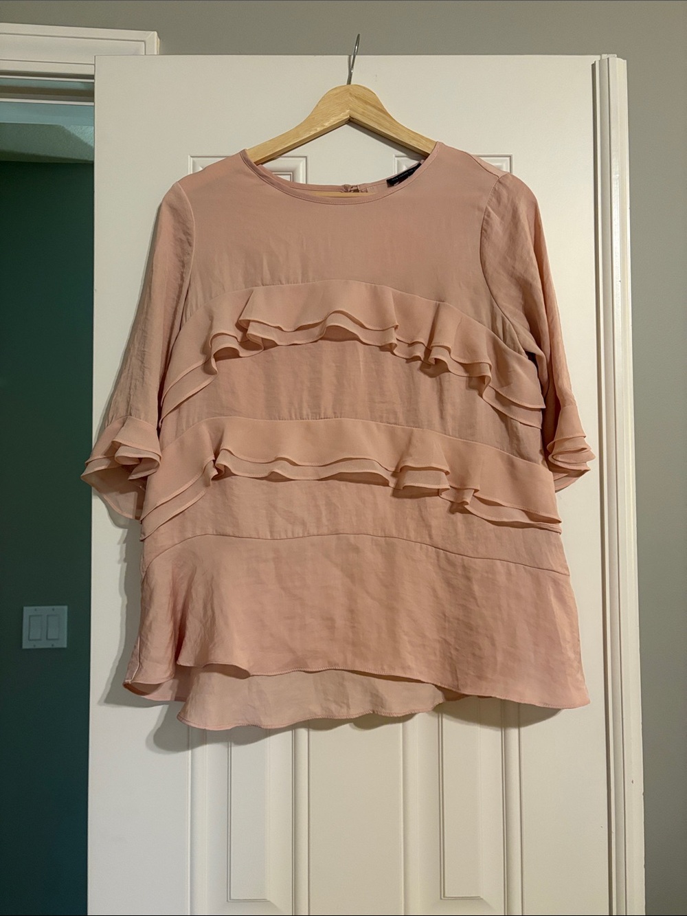 Who What Wear Blush Pink Ruffle Front Short Sleeve Blouse